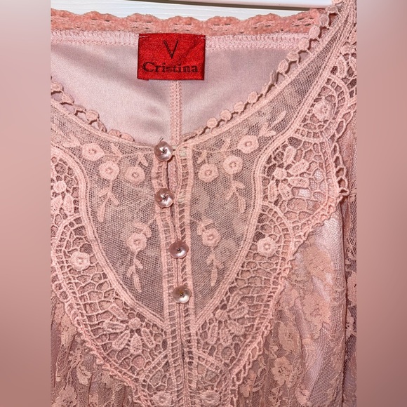 Lace Floral dress/Shirt - Picture 3 of 6